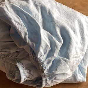 PIGLET in bed 100% linen, light blue fitted sheet, like new